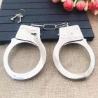 Fém bilincs kulcsokkal